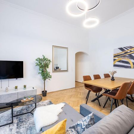 Prime Location & Cozy Central 3Bedrm Apartment بودابست المظهر الخارجي الصورة